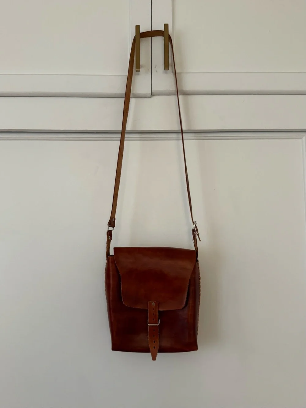 Classic Brown Leather Crossbody Bag - Real leather